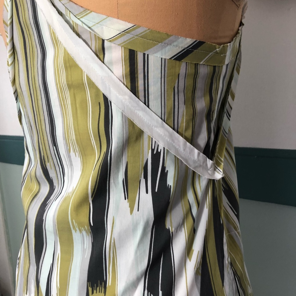 BCBG Max ruffled summer work top green, grey, blue - Picture 5 of 8